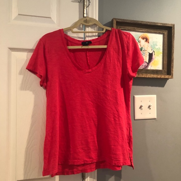 Pink tee from the Gap🥑🥑🥑 - Picture 1 of 3